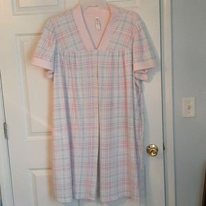 Ladies Robe/housecoat
